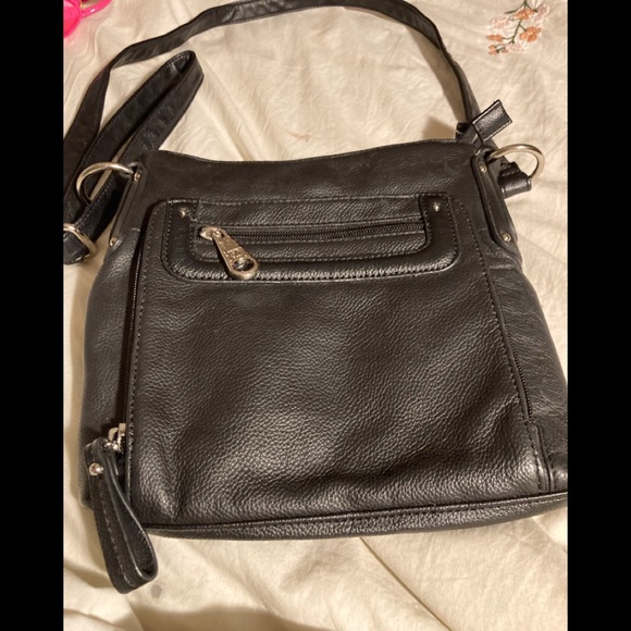 Stone Mountain Accessories Handbags - STONE MOUNTAIN BLACK LEATHER HANDBAG VERY IMPRESSIVE QUALITY